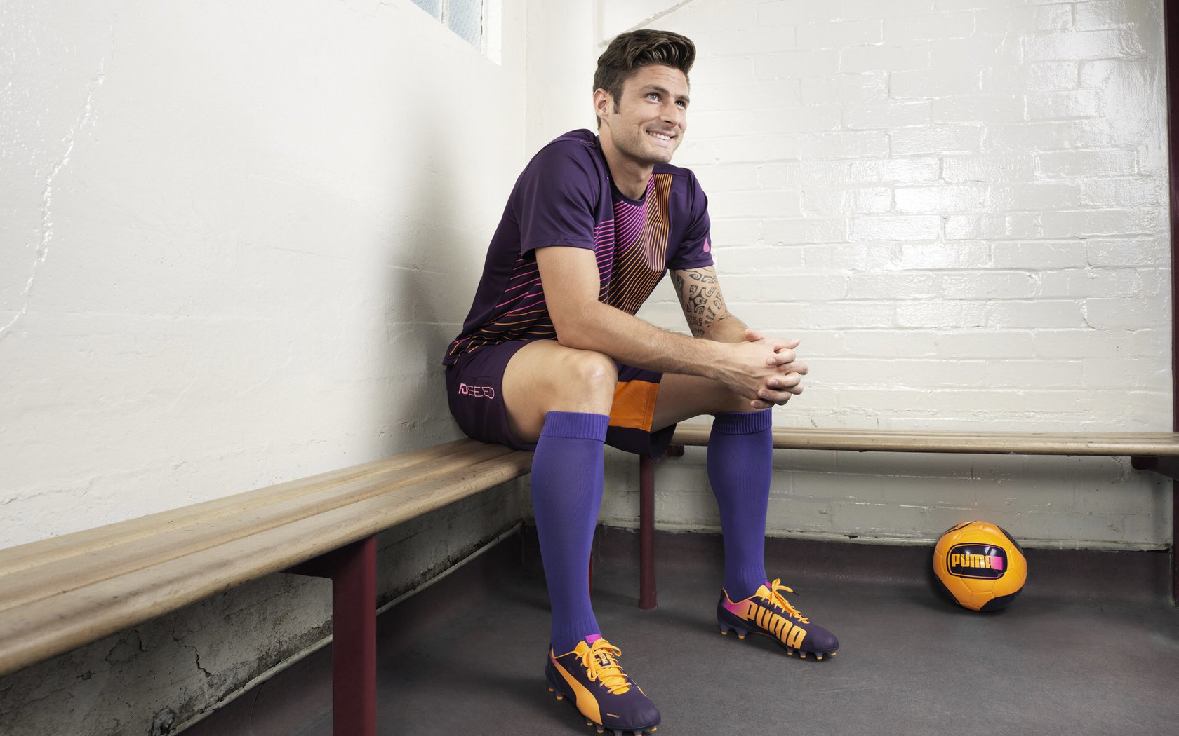 B体育-_勇士队创新战术，打出精彩比赛_，勇士队内最新训练赛