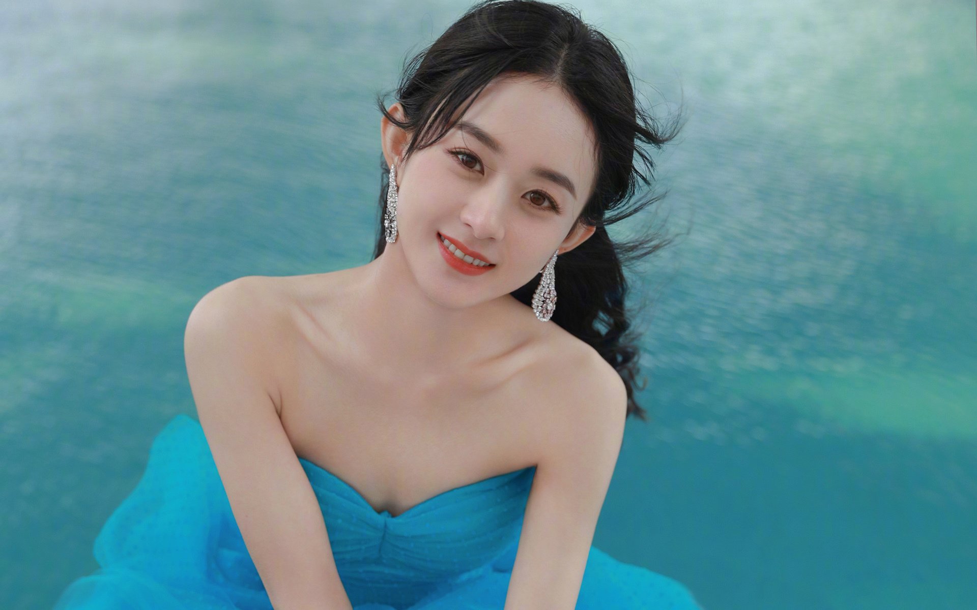 b体育官方网站-欧锦赛半决赛展开激烈角逐，胜者将面对强敌，欧锦赛视频