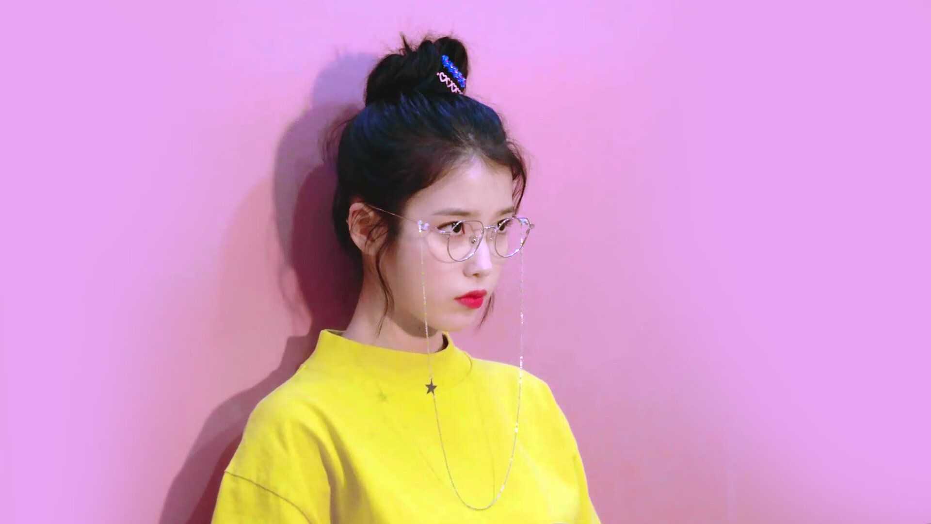 B体育下载-年轻阵容展示未来潜力，最年轻的职业球员